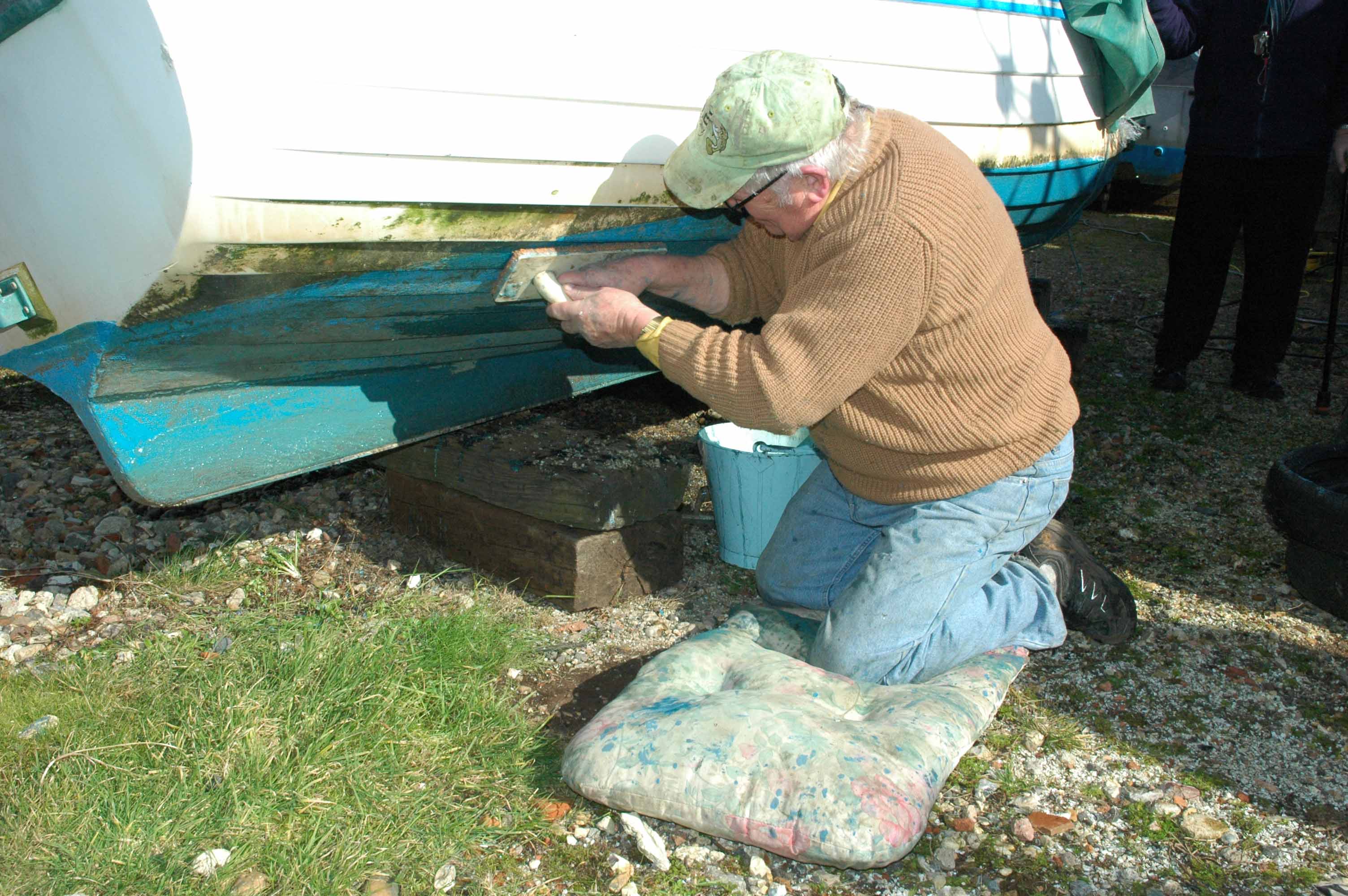 Cleaning the hull of Joyce